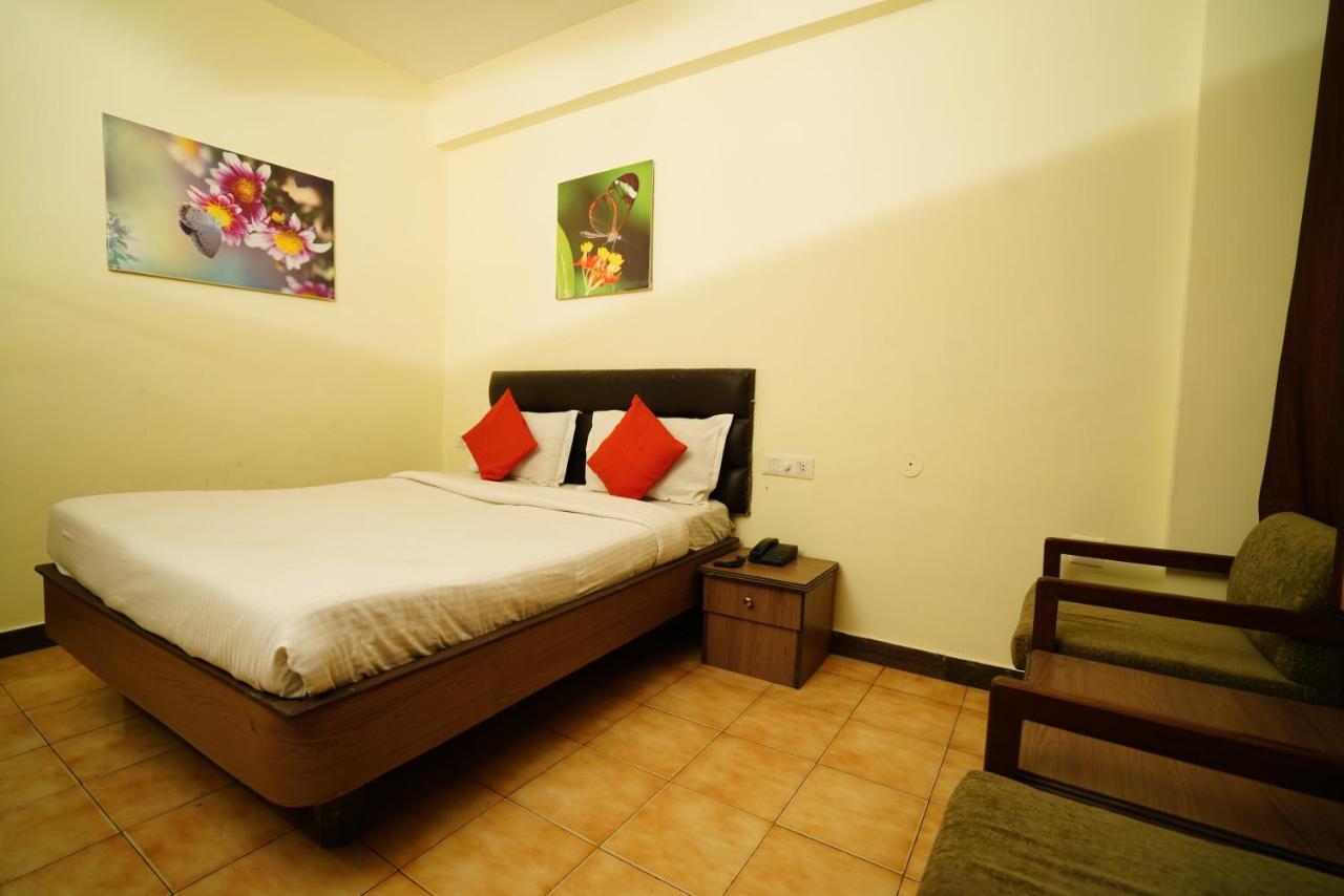 Hotel Gaurab Near Paltan Bazaar Dehradun Extérieur photo