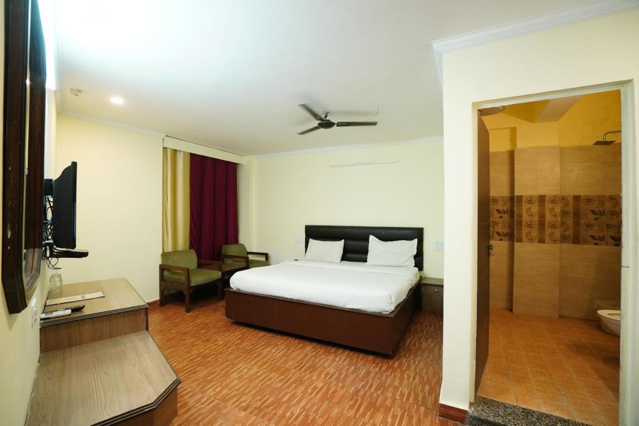 Hotel Gaurab Near Paltan Bazaar Dehradun Extérieur photo