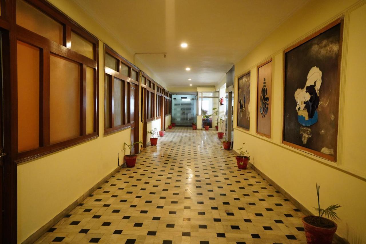 Hotel Gaurab Near Paltan Bazaar Dehradun Extérieur photo