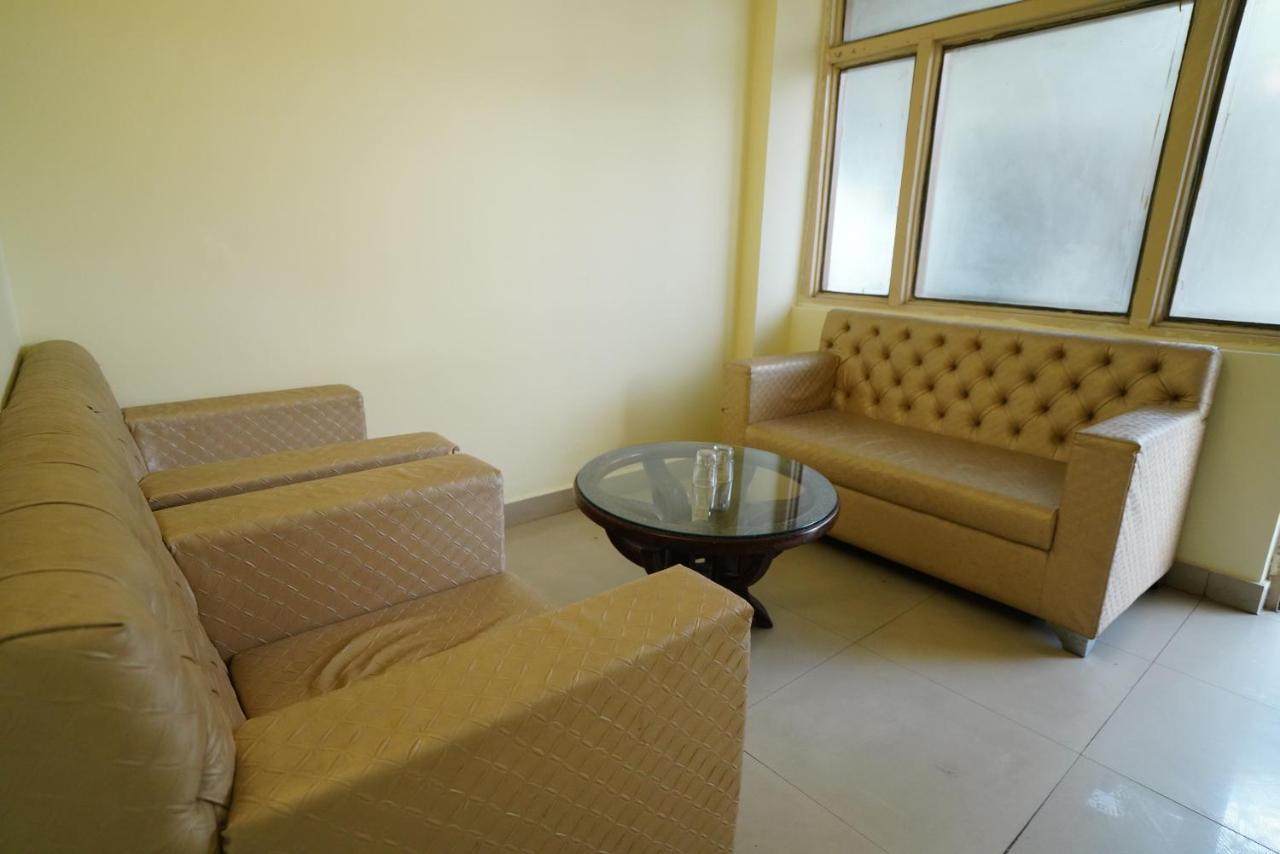 Hotel Gaurab Near Paltan Bazaar Dehradun Extérieur photo