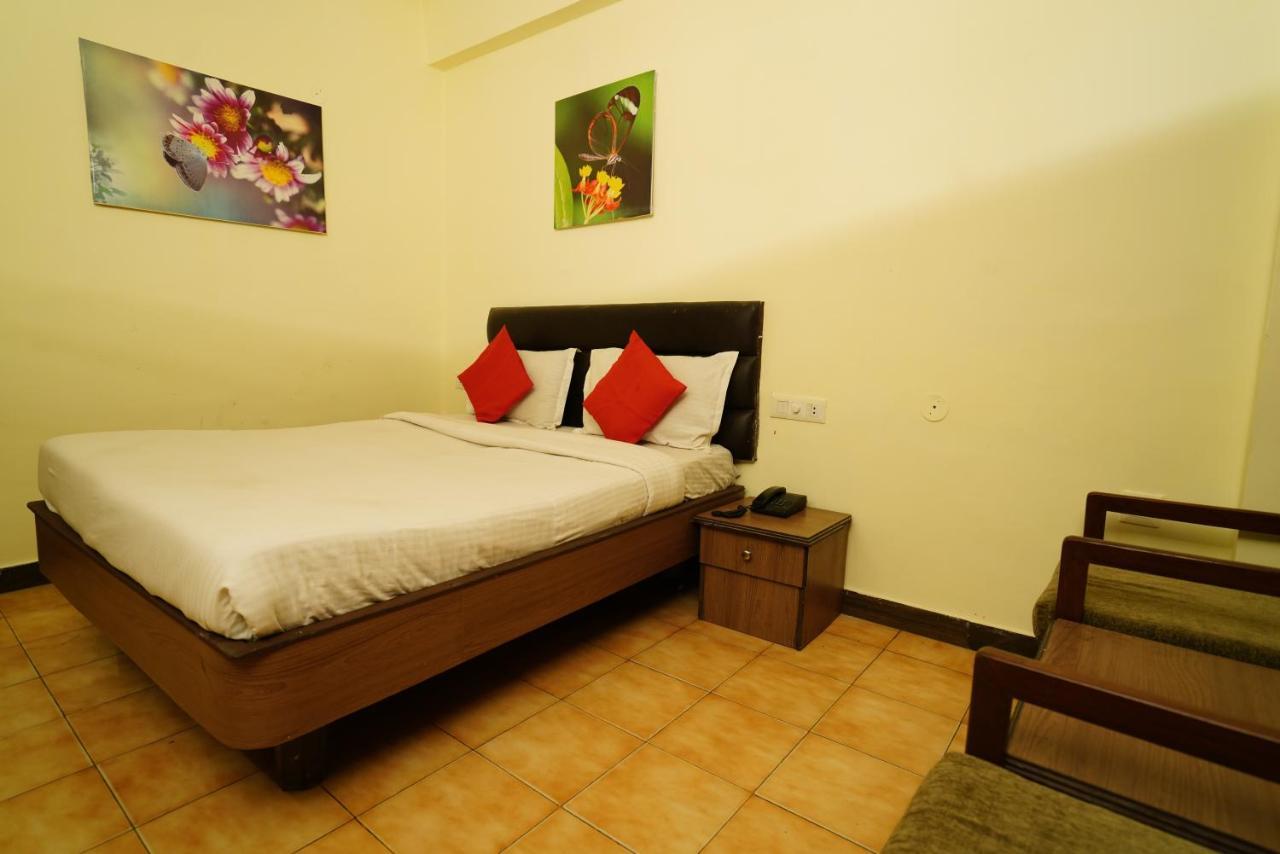 Hotel Gaurab Near Paltan Bazaar Dehradun Extérieur photo