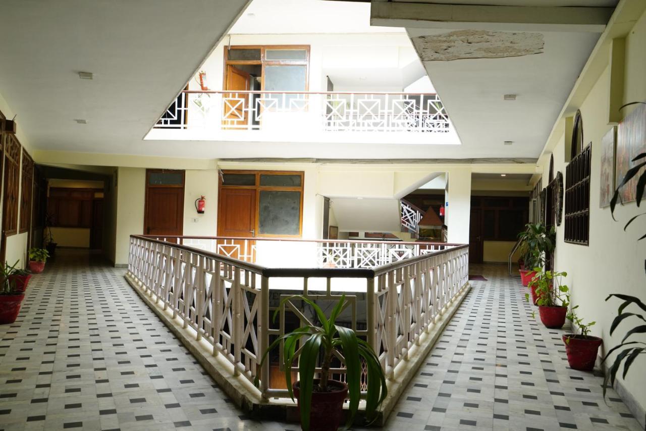 Hotel Gaurab Near Paltan Bazaar Dehradun Extérieur photo