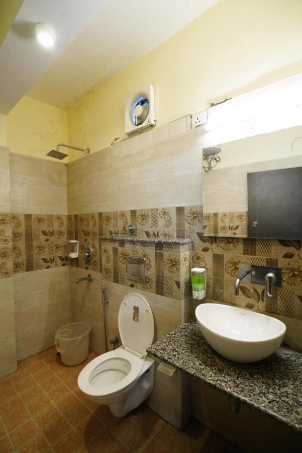 Hotel Gaurab Near Paltan Bazaar Dehradun Extérieur photo