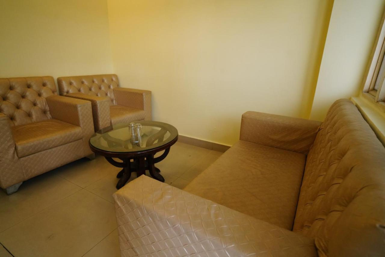 Hotel Gaurab Near Paltan Bazaar Dehradun Extérieur photo
